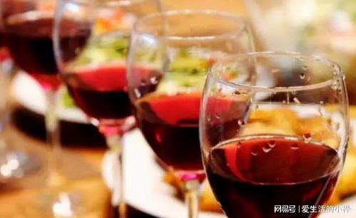 醫(yī)生提醒 痛風(fēng)患者牢記“3少吃、3不喝”，對(duì)腎功能有益，尤其遠(yuǎn)離烈酒甜味